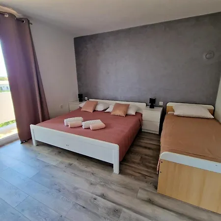Apartment With A Parking Space Barbat, Rab - 22167 Rab Town