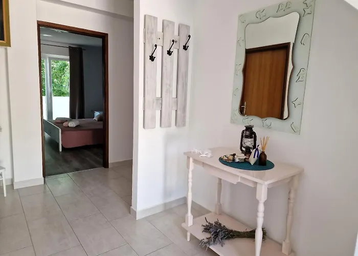 Apartman With Parking Space Barbat, Rab - 22167 *