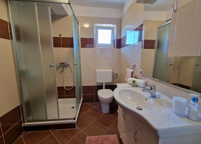 Apartman With Parking Space Barbat, Rab - 22167 Rab Town