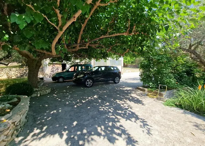 Apartman With Parking Space Barbat, Rab - 22167 Rab Town